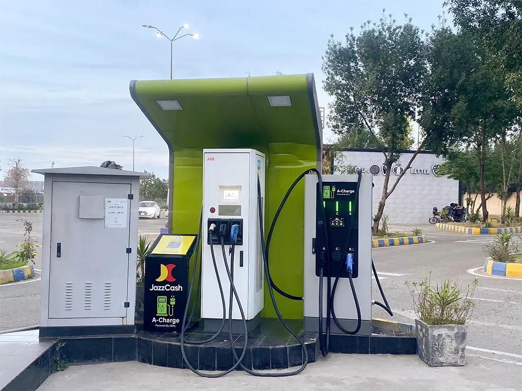 Photo of EV Charging Station – Metro Thokar EV charging station in Lahore